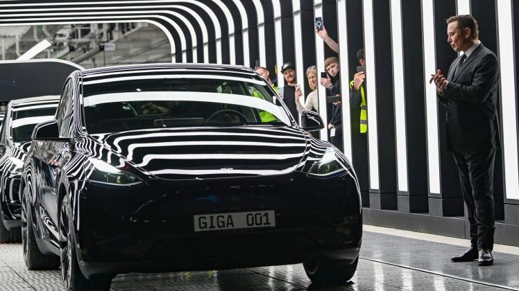 Eröffnung Tesla-Fabrik - Elon Musk