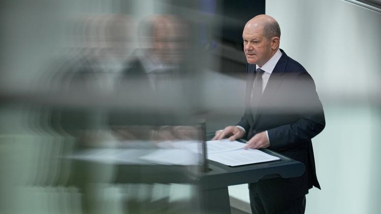 Bundeskanzler Olaf Scholz (SPD), spricht in der Generaldebatte im Plenum im Bundestag. Bundeskanzler Olaf Scholz (SPD), spricht in der Generaldebatte im Plenum im Bundestag.