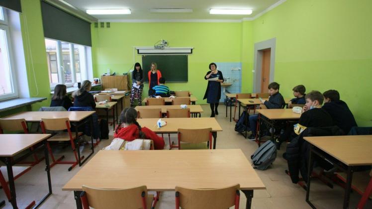 Rostocker Schulen haben unterschiedliche Konzepte entwickelt, um ukrainische Kinder und Jugendliche bestmöglich in den Schulalltag zu integrieren. (Symbolbild)
