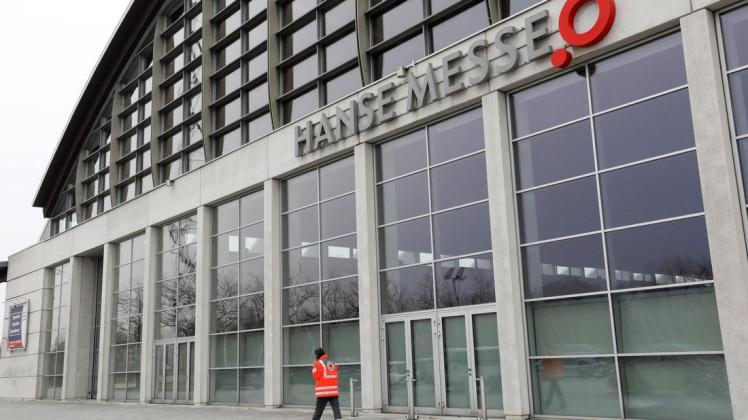 Der Verein Rostock hilft fordert die Hanse Messe in Schmarl als Notunterkunft für Geflüchtete aus der Ukraine zu schließen. Der Verein Rostock hilft fordert die Hanse Messe in Schmarl als Notunterkunft für Geflüchtete aus der Ukraine zu schließen.