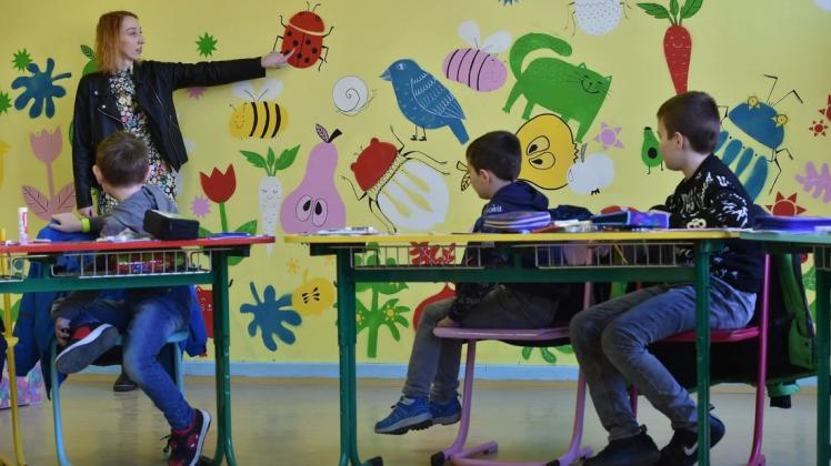 Die Verständigung mit den ukrainischen Kindern ist teilweise sehr kompliziert. (Symbolbild) Die Verständigung mit den ukrainischen Kindern ist teilweise sehr kompliziert. (Symbolbild)