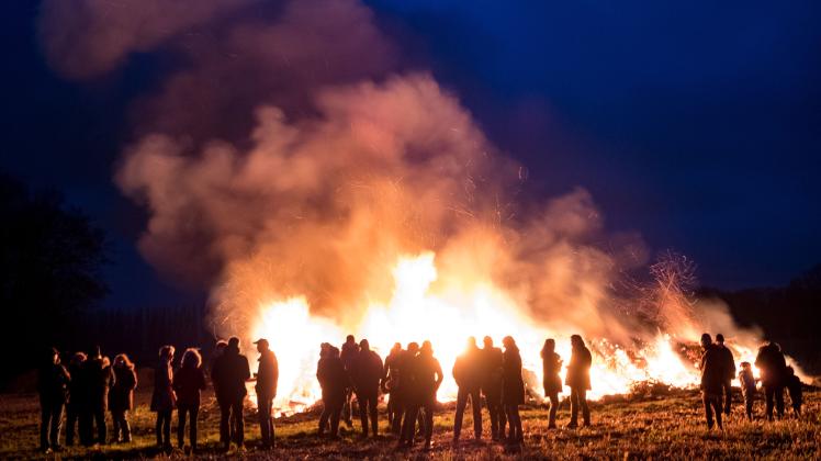 In diesem Jahr dürfen in der Region Osnabrück endlich wieder Osterfeuer und Brauchtumsfeuer brennen. (Symbolfoto) In diesem Jahr dürfen in der Region Osnabrück endlich wieder Osterfeuer und Brauchtumsfeuer brennen.