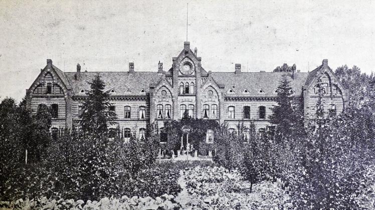 Ein Blick in das Stadtarchiv: Eine Aufnahme vom Kinderheim Lewenberg aus dem Jahr 1905.