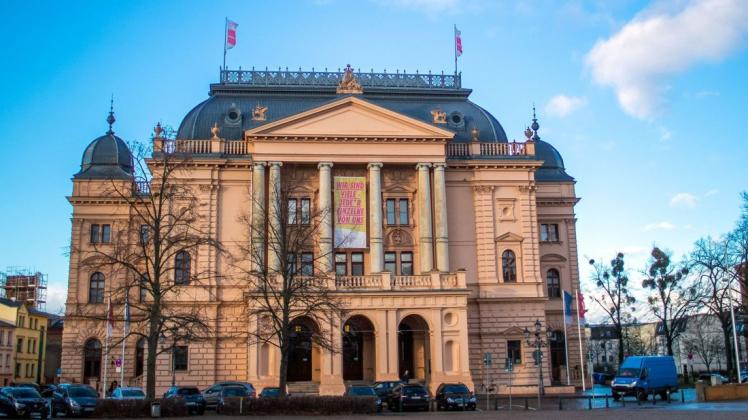 Bei einer noch laufenden Spendenaktion im Mecklenburger Staatstheater konnten zwischenzeitlich 13.000 Euro eingesammelt werden.