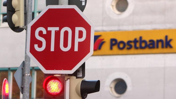 Postbank-Kunden im Norden müssen am Donnerstag damit  rechnen, vor verschlossenen Filialtüren zu stehen.