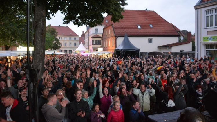 Eine Szene vom Hagenower Altstadt- und Schützenfest 2018. Um in den weiterhin schweren Zeiten zukünftige Feste wie dieses durchzuführen, hat die ausführende Eventagentur die Stadt nun um finanzielle Unterstützung gebeten.