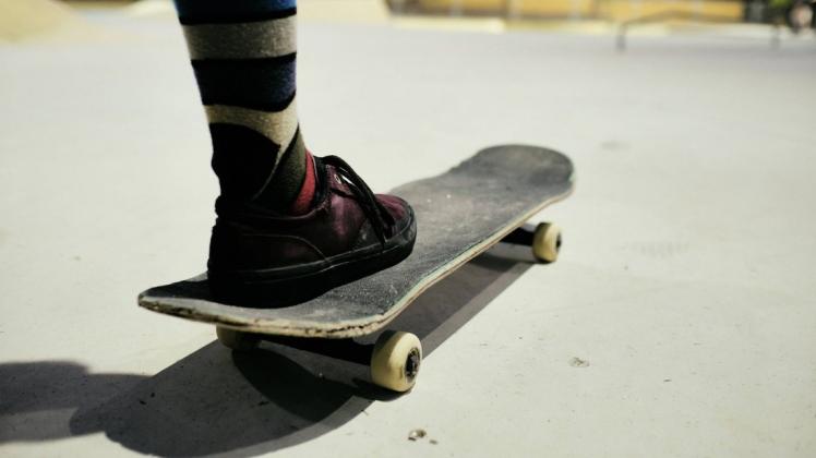 Skateanlage in Güstrow: Rauer Beton sorgt für Verletzungen und Verschleiß am Board.