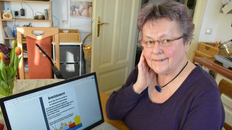 Der Flyer für das Benefizkonzert ist fertig, die Musiker gewonnen. Gerlinde Zimmermann möchte ukrainischen Flüchtlingen helfen.