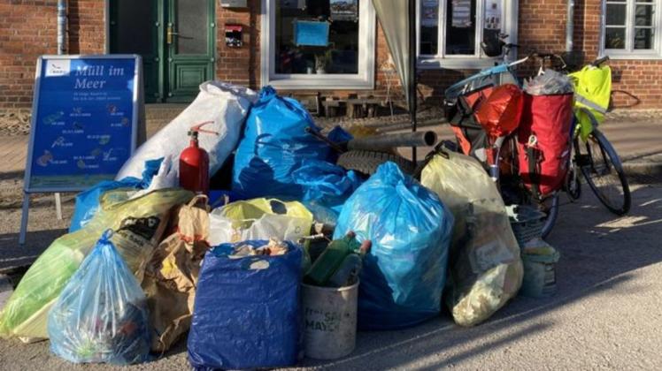 Trashbusters-Aktion in Ludwigslust - 21 Müllsäcke sind das Ergebnis. Sie werden vom städtischen Betriebshof fachgerecht entsorgt.