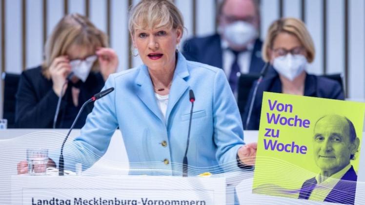 Simone Oldenburg (Die Linke), die Bildungsministerin und Vize-Ministerpräsidentin von Mecklenburg-Vorpommern, gibt bei der Sondersitzung des Landtags von Mecklenburg-Vorpommern eine Regierungserklärung ab.