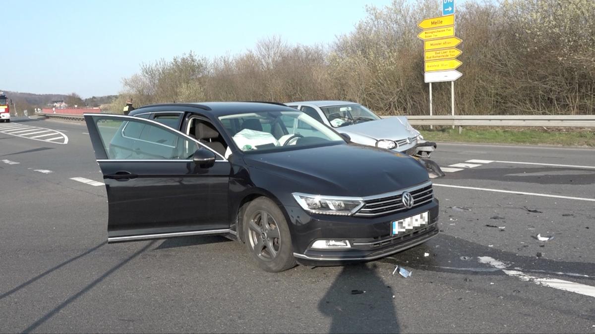 Verkehrsunfall In Dissen: Zwei Autos Kollidieren Beim Abbiegen | NOZ