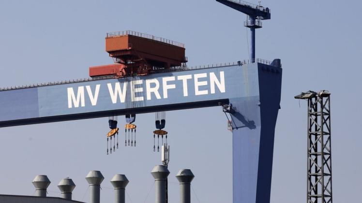 In einem Perspektivgespräch mit Akteuren aus Politik und Industrie wurden die Zukunftsmöglichkeiten für die insolventen MV Werften ausgelotet. In einem Perspektivgespräch mit Akteuren aus Politik und Industrie wurden die Zukunftsmöglichkeiten für die insolventen MV Werften ausgelotet.