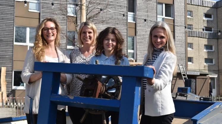 Marketingfrau Maxi Aschenbrenner (v.l.) mit Personalleiterin Anja Möbus sowie Prokuristin Anne Schlücker und die Ukrainerin Anrietta Hulevych.