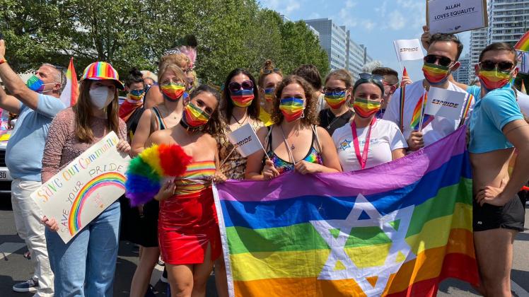 Beim CSD feiern Mitglieder von Keshet ihre queer-jüdische Identität. 