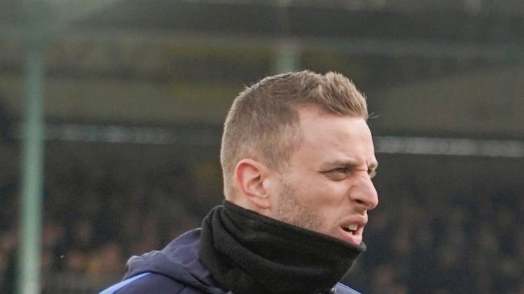 JLZ-Trainer David Vrzogic war mit dem Remis der U15 nicht zufrieden. GER 3. Liga, 29. Spieltag: Eintracht Braunschweig vs SV Meppen