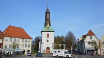 Die Stadtkirche in Glückstadt lockt jährlich bis zu 20.000 Menschen.