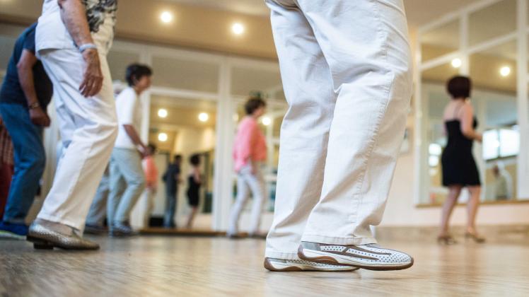 Tanzen zur Förderung der Gesundheit - auch das ist Teil der Selbsthilfe. Der Arbeitskreis Selbsthilfegruppen in Delmenhorst hat sich nun aufgelöst.