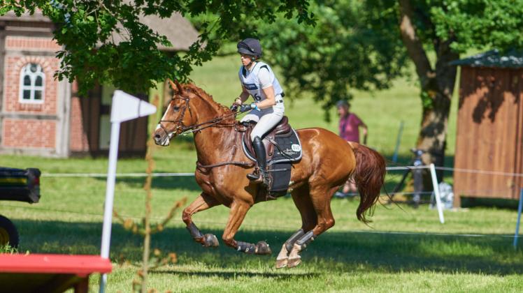 Longines Luhmühlen Horse Trials 2021 CCI4*-S, Teilprüfung Gelände, Viamant du Matz und Sandra Auffarth (GER) werden Deut