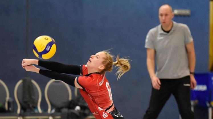 Henriette Mitzkat sorgte mit einer Aufschlagserie zu Beginn des Tiebreaks für eine 6:0-Führung, die der SV Warnemünde gegen Pampow zum Sieg langte. Henriette Mitzkat sorgte mit einer Aufschlagserie zu Beginn des Tiebreaks für eine 6:0-Führung, die der SV Warnemünde gegen Pampow zum Sieg langte.