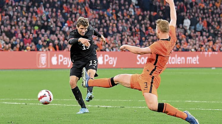 Länderspieltor Nummer 43 für die deutsche Nationalmannschaft: Bayern-Spieler Thomas Müller. Amsterdam, Johan Cruijff Arena, 29.03.22, GER, Herren, Freundschaftsspiel, Saison 2021-2022, Niederlande - Deutschland