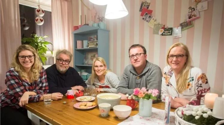 Die Osnabrücker Kandidaten von „Das perfekte Dinner“ 2016 (von links nach rechts): Ricarda Berlage, Reinhard Schröder, Saskia Wiggerink, Hardy Westerhoff und Monika Kaiser. Das Perfekte Dinner 2016 Kandidaten