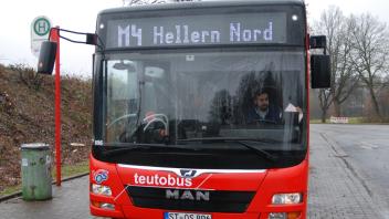 Bus der Linie M4 in Belm mit Fahrrichtung Hellern Nord (Hasbergen) 