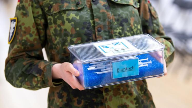 Soldaten der Bundeswehr waren unter anderem zur Unterstützung  in Impfzentren eingesetzt.