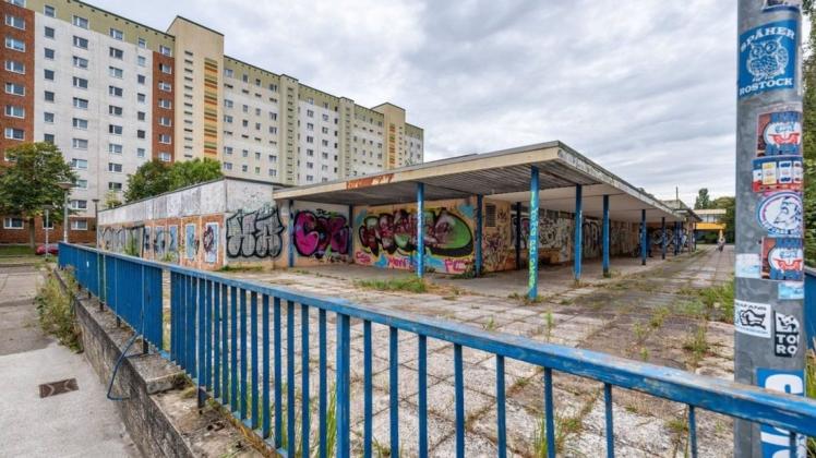 Die ehemalige Kaufhalle soll neuen Wohnungen weichen. Die ehemalige Kaufhalle soll neuen Wohnungen weichen.