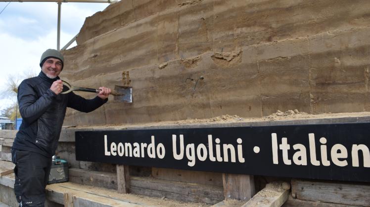 Leonardo Ugolini aus Italien wird Sindbad den Seefahrer bei der Sandwelt gestalten