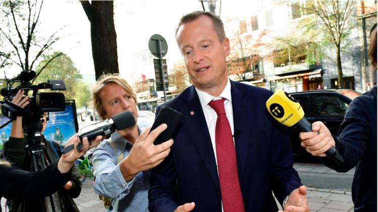 Anders Ygeman, Fraktionschef der Sozialdemokratischen Partei Schwedens. Seine Partei gewinnt nach der Korrektur eines technischen Fehlers ein Mandat hinzu. Foto: Jonas Ekstromer/TT News Agency/AP/dpa