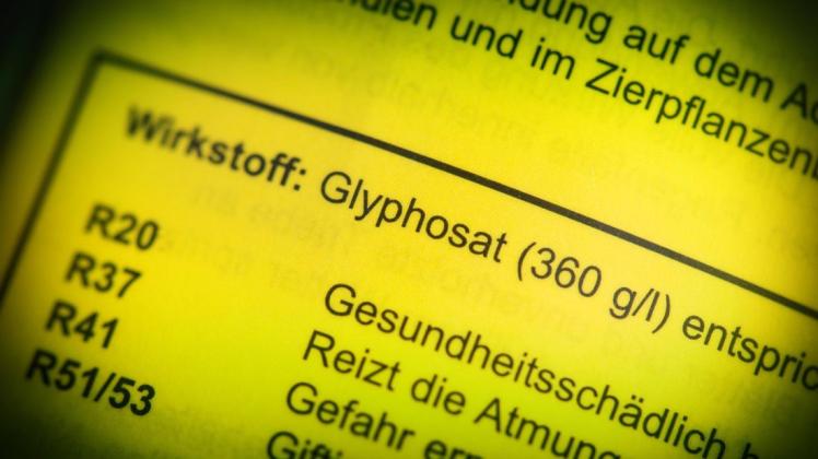Glyphosat in einem Unkrautvernichtungsmittel: Die Große Koalition will gegen das Pflanzenschutzmittel vorgehen. Foto: Imago/Christian Ohde