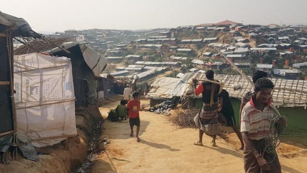 Übersicht über das Rohingya-Flüchtlingslager Thaingkhali (Bangladesch) im November 2017. Foto: dpa/Nick Kaiser