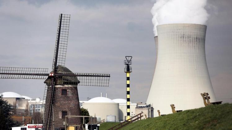 Die belgischen Atomkraftwerke sind schon lange umstritten. So auch die Anlage in Doel bei Antwerpen. Foto: dpa/Oliver Berg