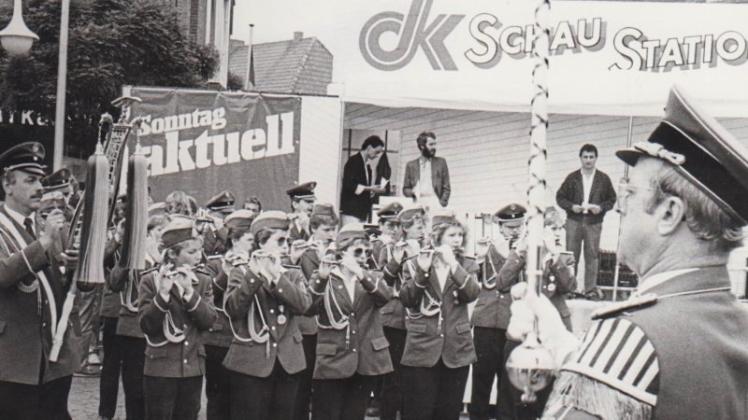 Volksfeststimmung herrschte beim neunten Volks- und Wandertag des DRK im September 1988. 