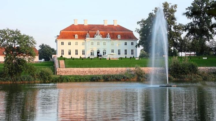 Schloss Meseberg, das Gästehaus der Bundesregierung, ist für zwei Tage Domizil des neuen Bundeskabinetts. Die Ministerinnen und Minister wollen dort konkrete Beschlüsse fassen. Foto:dpa