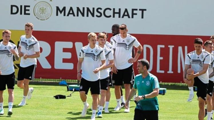 Joachim Löw bereitet sein Team auf den letzten WM-Test gegen Saudi-Arabien vor. 