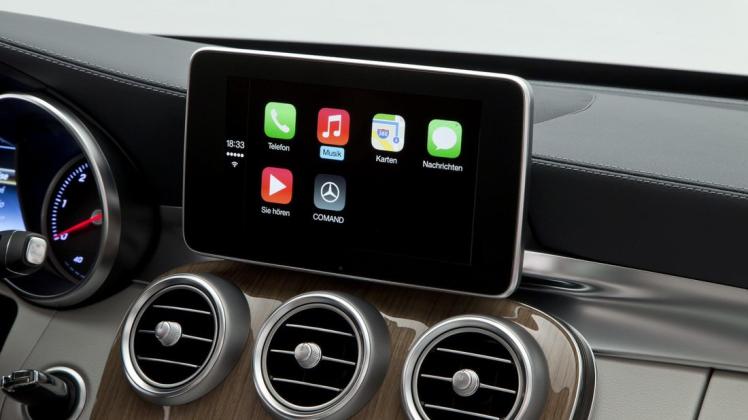 Icons der Apple CarPlay Software – wie viel Infotainment ist überhaupt sinnvoll? Foto: Mercedes-Benz/dpa