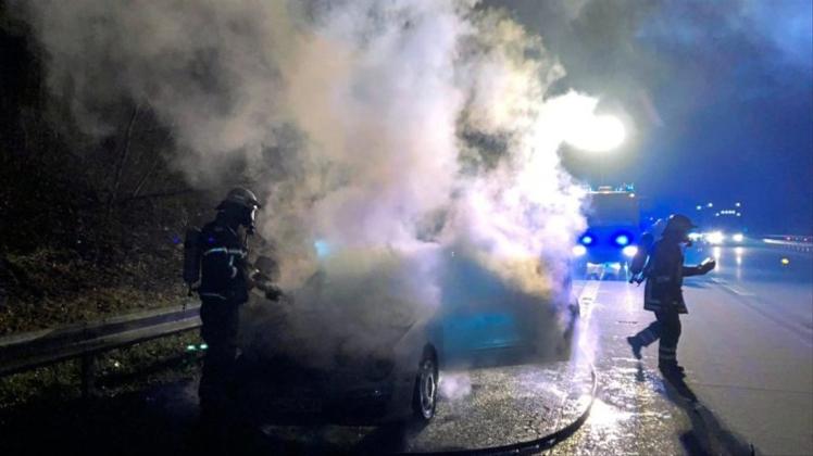 Die Freiwillige Feuerwehr Wildeshausen hat am Freitagabend ein brennendes Auto auf der A1 gelöscht. 