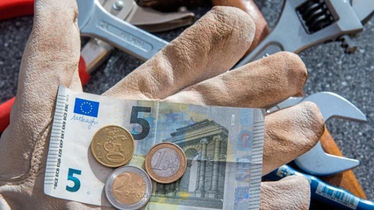 2581 Verstöße gegen das Mindestlohngesetz hat der Zoll in Niedersachsen bei Kontrollen im vergangenen Jahr aufgedeckt. 