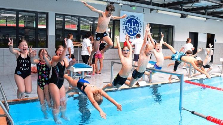 Die Hermann-Allmers-Schule gewann das diesjährige Vergleichsschwimmen. Fotos: Rolf Tobis