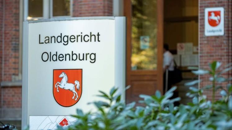 Das Landgericht Oldenburg hat einen 40 Jahre alten Delmenhorster zu zwei Jahren Gefängnis verurteilt, gleichzeitig aber eine Zurückstellung der Haft befürwortet. 