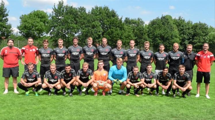 Die ersten drei Punkte in der Fußball-Bezirksliga hat der FC Hude im Sack. 