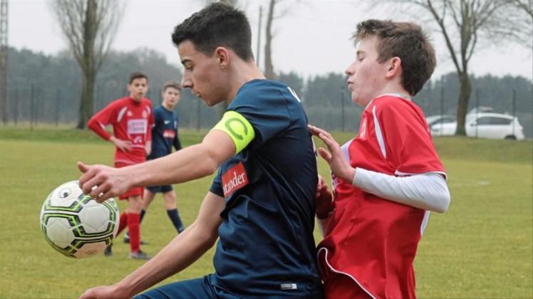 Jetzt bei acht Saisontoren: Jan-Luca Rustler (links) vom VfL Stenum. Jetzt bei acht Saisontoren: Jan-Luca Rustler (links) vom VfL Stenum.