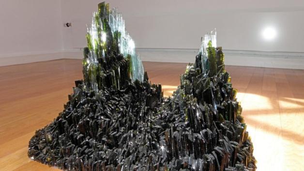 Eine Glasskulptur der Berliner Künstlerin Isa Melsheimer. Eine Glasskulptur der Berliner Künstlerin Isa Melsheimer.