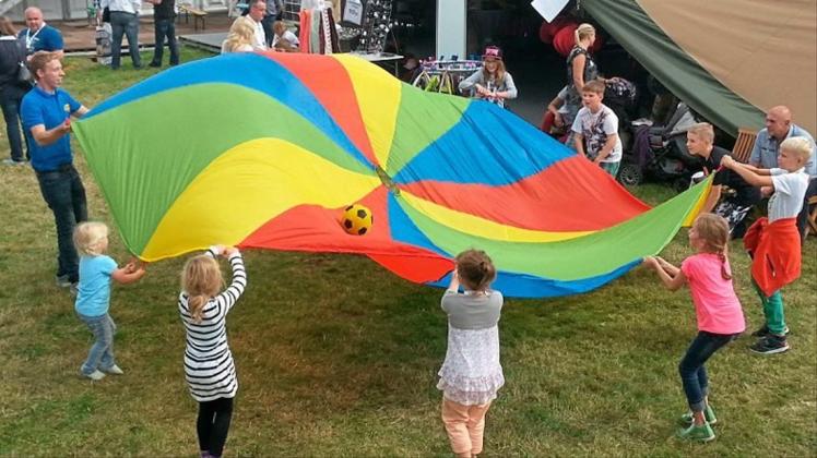 Beim Schnäppchenmarkt, am 5. August in Wildeshausen, wird auch die Bewegungsbaustelle der „Rainbow Animation“ für Kinder eingerichtet. 