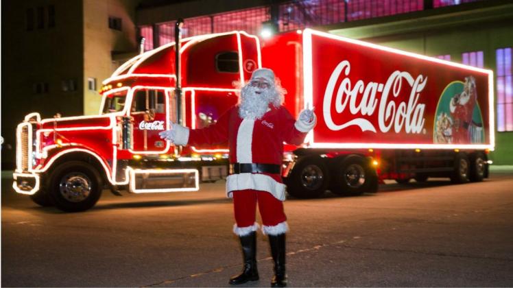 Coca-Cola und Weihnachtswerbung gehören schon seit Jahrzehnten zusammen. Foto: dpa/Gero Breloer