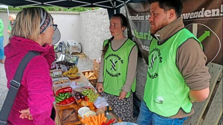 Gegen die Verschwendung von Lebensmitteln setzen sich die Aktivisten von Foodsharing ein. Auf dem Aktionstag zeigten sie, was sie alles vor dem Mülleimer retten konnten. 