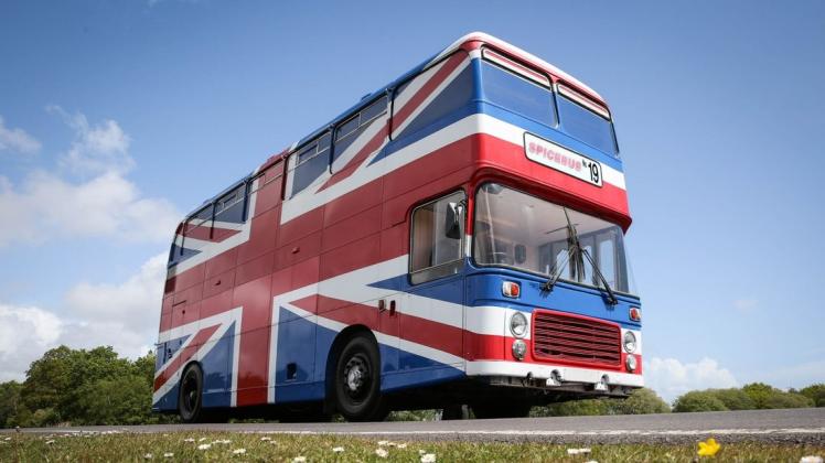 In London können Fans der Spice Girls in dem Doppeldecker-Bus aus dem Film "Spice World" übernachten. Foto: Matt Alexander/PA Wire