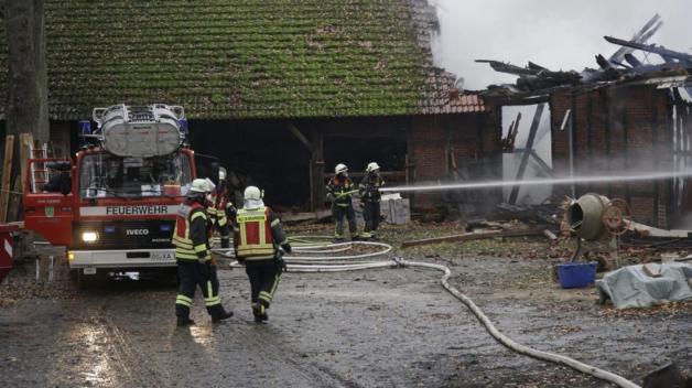 Vier Feuerwehren waren in Achmer im Einsatz.Foto: Jürgen Reiß Vier Feuerwehren waren in Achmer im Einsatz.Foto: Jürgen Reiß