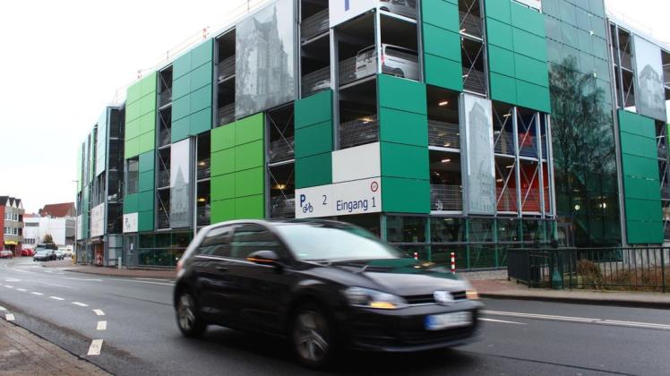 440 rund um die Uhr zugängliche Parkplätze stehen jetzt in der Innenstadt zur Verfügung. Nach neun Monaten Bauzeit haben die Projektverantwortlichen das City-Parkhaus Am Stadtwall im Dezember feierlich eröffnet. 440 rund um die Uhr zugängliche Parkplätze stehen jetzt in der Innenstadt zur Verfügung. Nach neun Monaten Bauzeit haben die Projektverantwortlichen das City-Parkhaus Am Stadtwall im Dezember feierlich eröffnet.